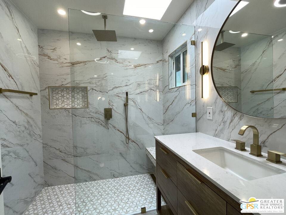Palm Springs, CA 92262,372 E Molino RD