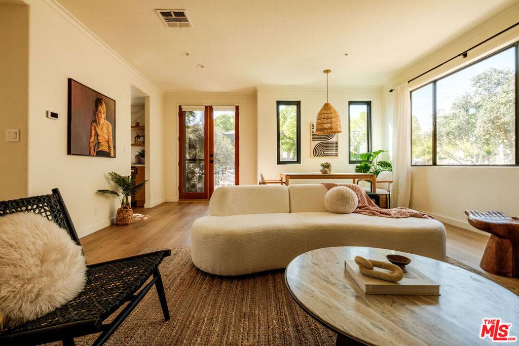 Pasadena, CA 91106,240 S Mentor AVE #1