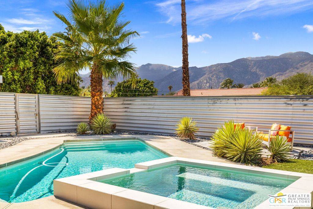 Palm Springs, CA 92264,888 S Calle Santa Cruz