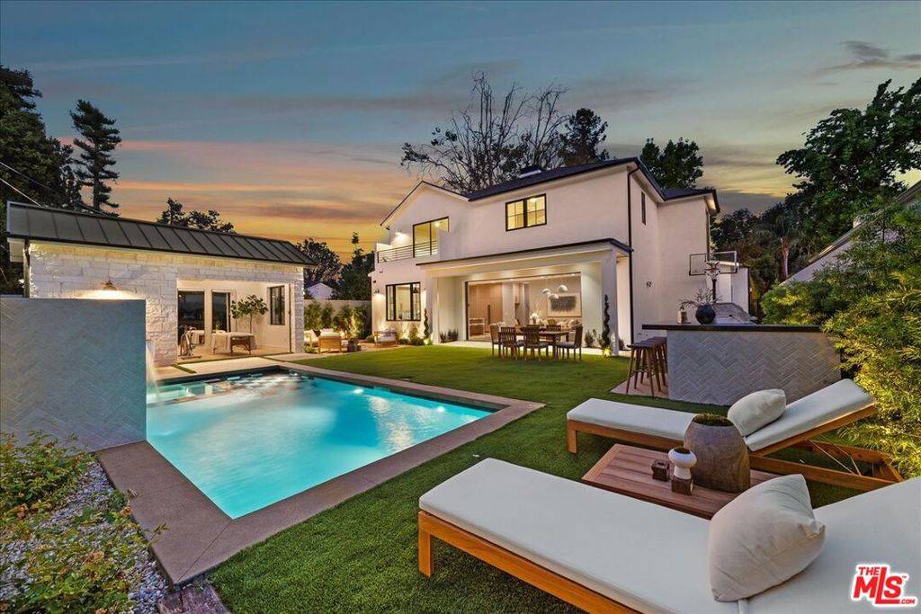 Studio City, CA 91604,11317 Valley Spring LN