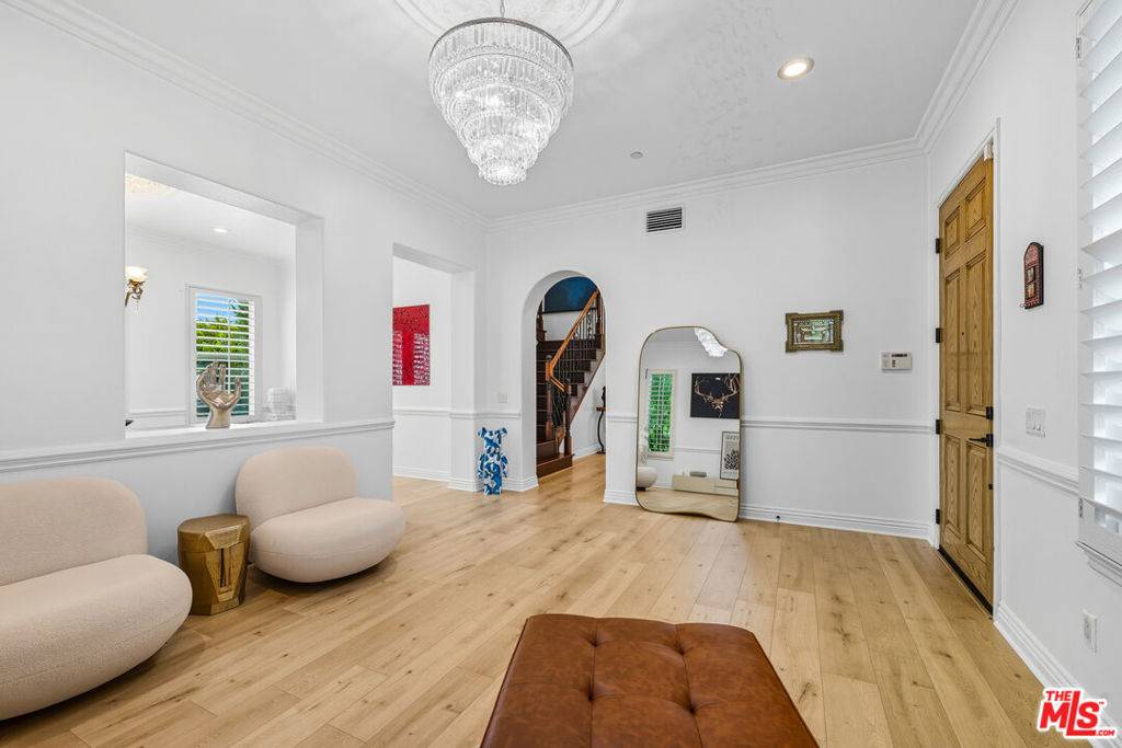 Chatsworth, CA 91311,22074 Sagebrook RD