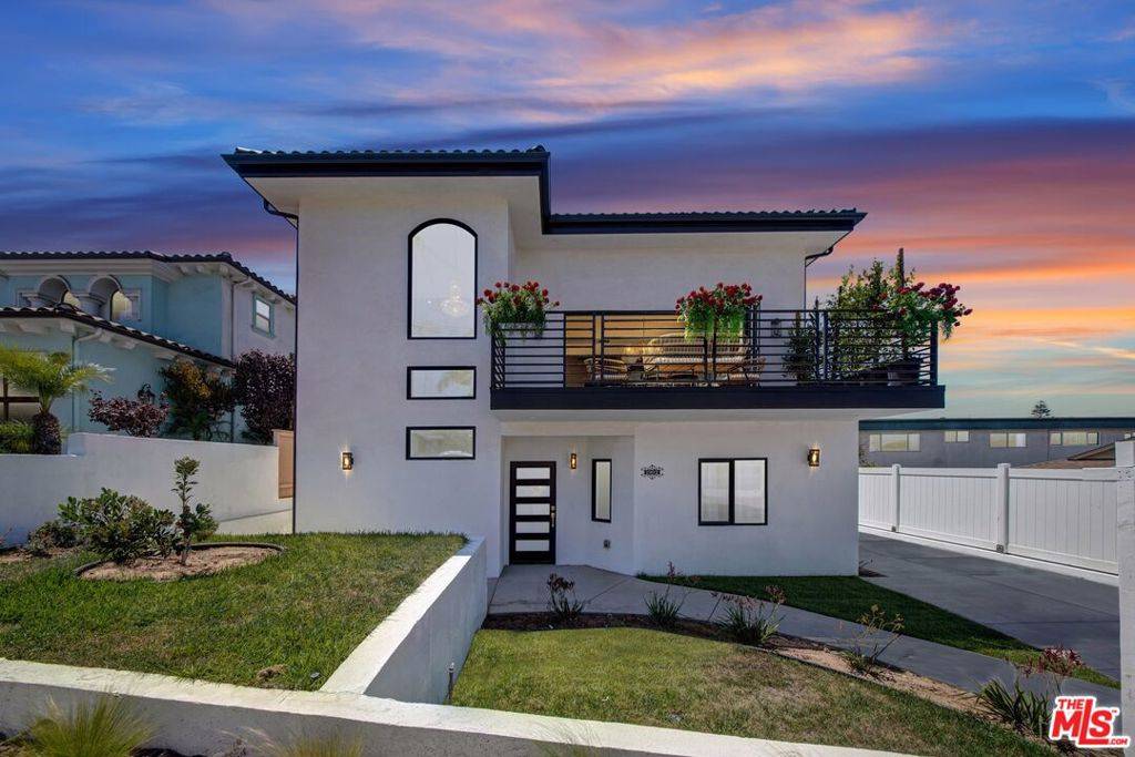 Redondo Beach, CA 90278,1902 Gates AVE