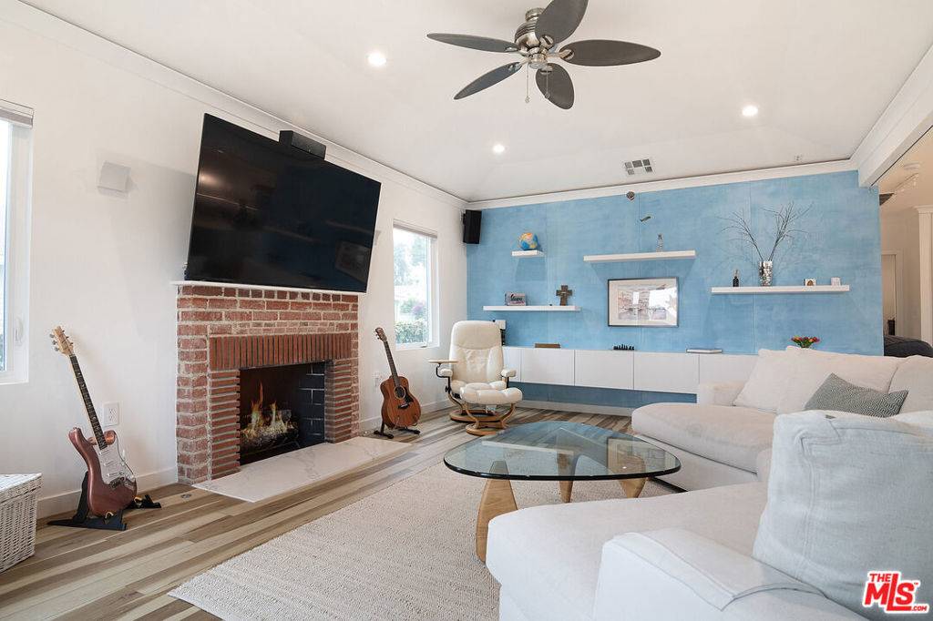 Inglewood, CA 90302,441 W Ellis AVE