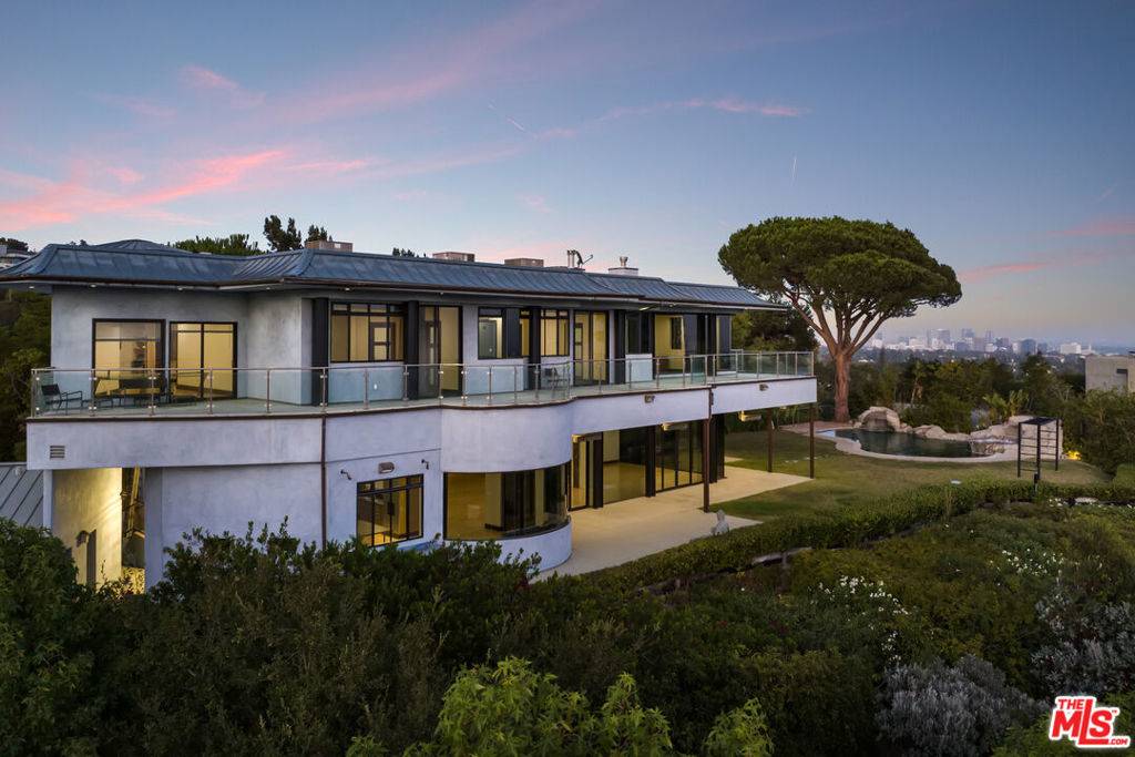 Los Angeles, CA 90049,1799 Correa WAY