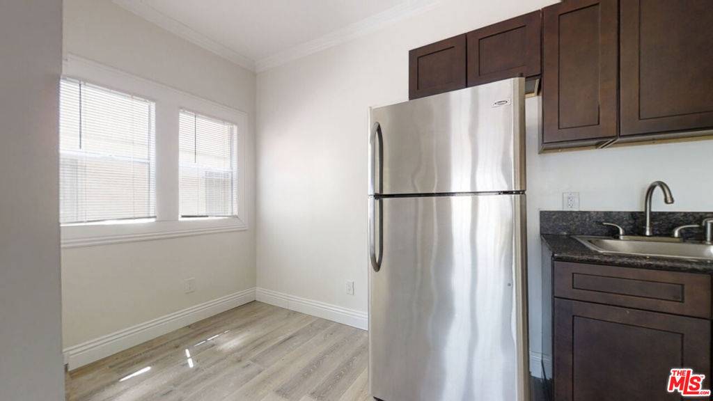 Los Angeles, CA 90038,5522 Sierra Vista AVE #2