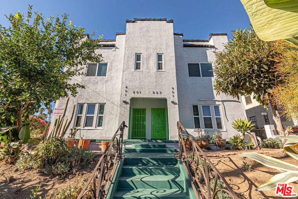 Los Angeles, CA 90029,801 N Alexandria AVE