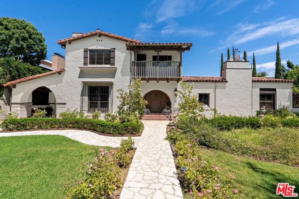 Beverly Hills, CA 90210,706 N Maple DR