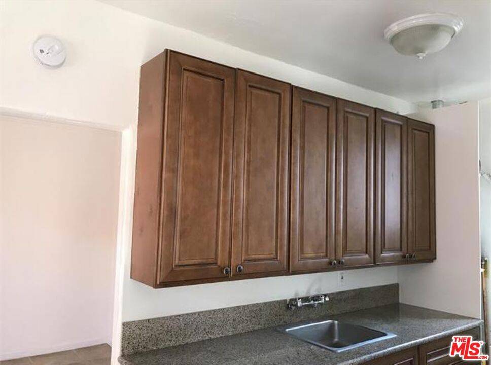 Los Angeles, CA 90026,246 N Alvarado ST