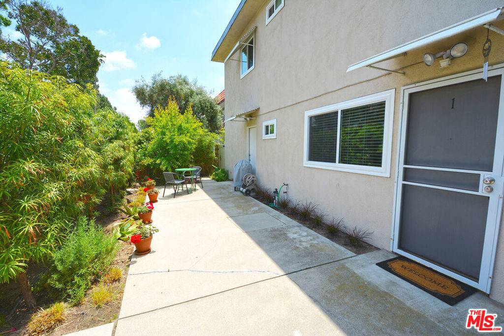 North Hollywood, CA 91601,10854 Morrison ST #1