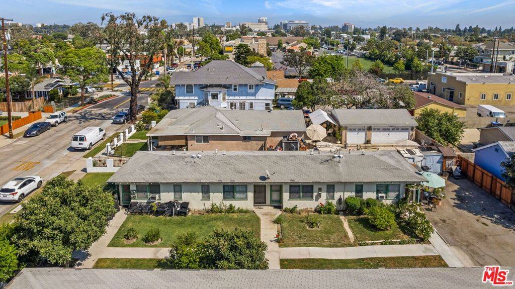 Santa Ana, CA 92703,1516 W 5th ST