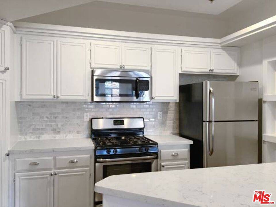 Studio City, CA 91604,12712 MOORPARK ST #305