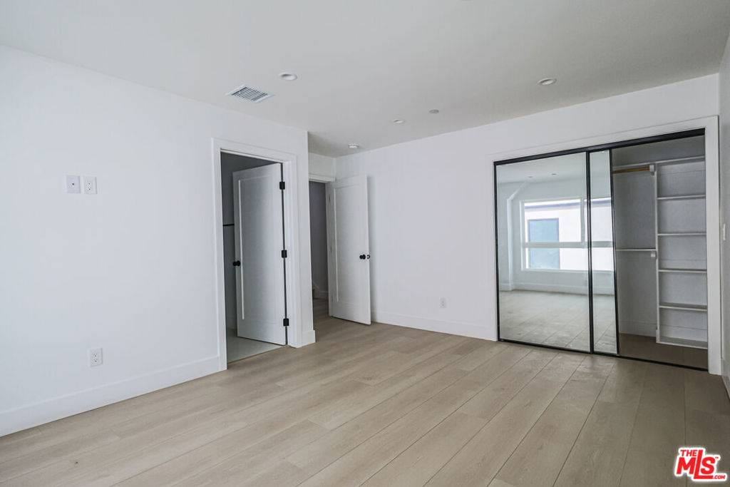North Hollywood, CA 91606,11810 W Gilmore ST