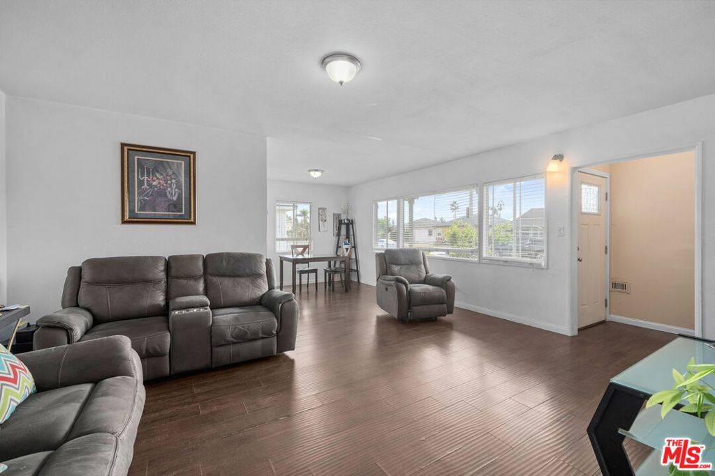 Inglewood, CA 90303,3311 W 115th ST