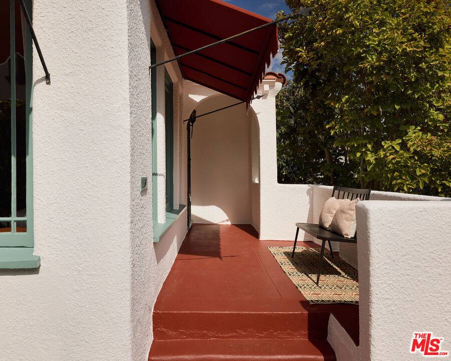 Glendale, CA 91205,1311 Dartmouth DR