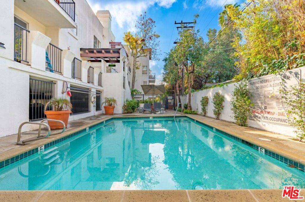West Hollywood, CA 90046,1031 N Crescent Heights BLVD #2D