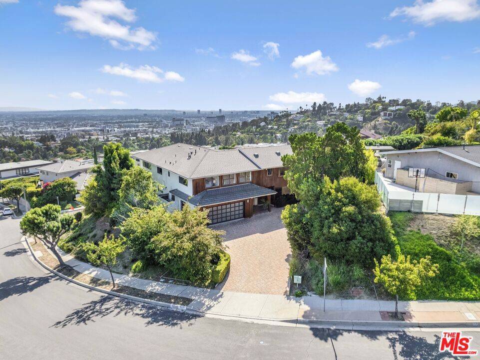 Los Angeles, CA 90027,2267 Winona BLVD