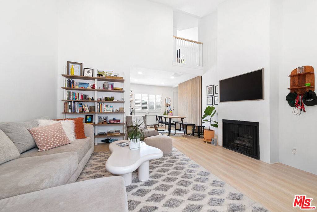 Los Angeles, CA 90041,3832 W Avenue 43 #5