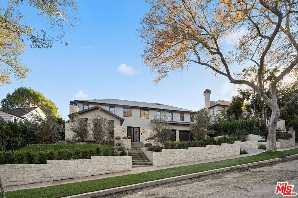 Los Angeles, CA 90024,10444 Charing Cross RD