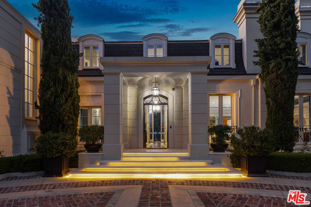 Los Angeles, CA 90077,10847 Bellagio RD