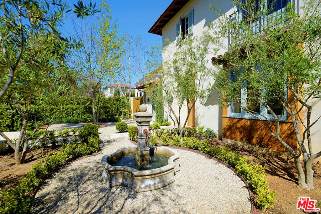 Santa Monica, CA 90402,327 21St ST