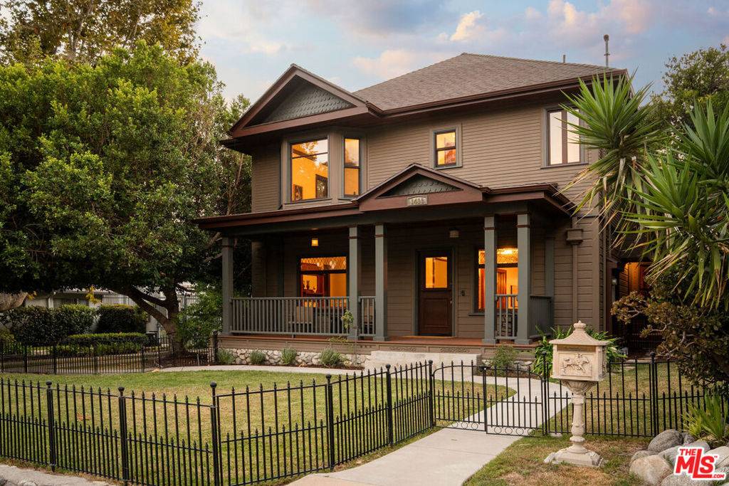 Pasadena, CA 91104,1411 N Los Robles AVE