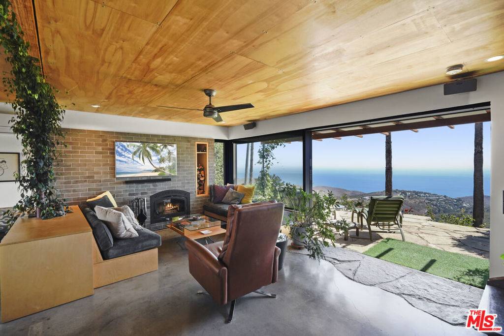 Malibu, CA 90265,26335 Lockwood RD
