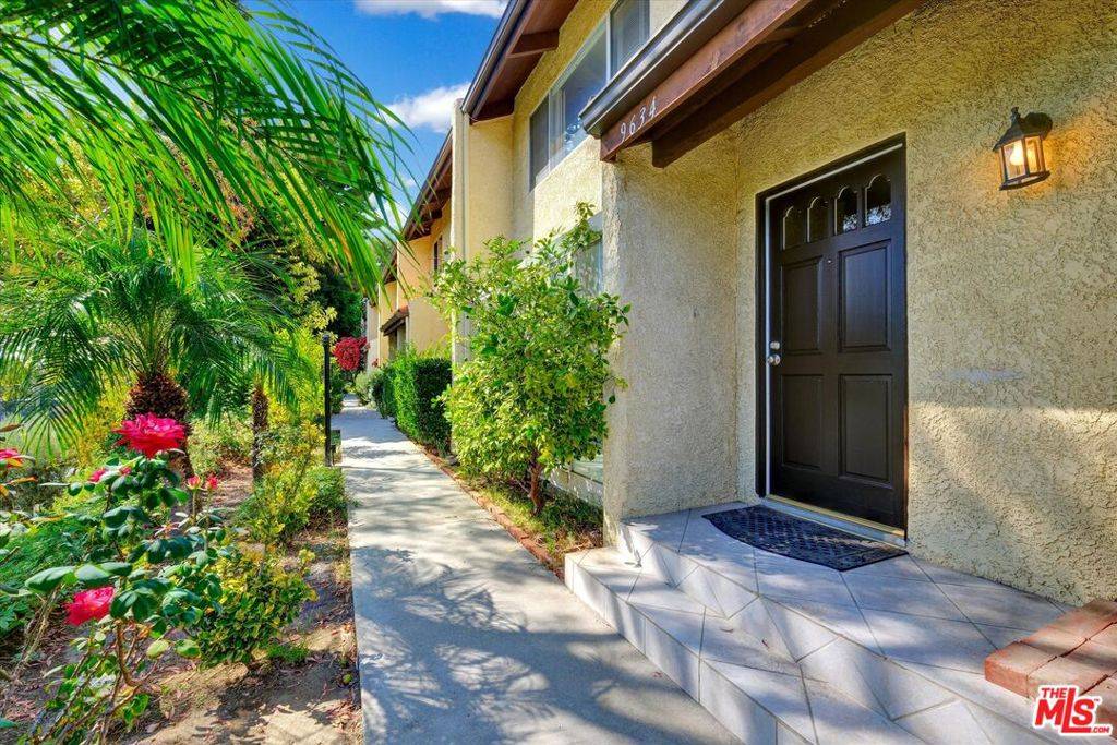 Sun Valley, CA 91504,9634 VIA RIMINI #118