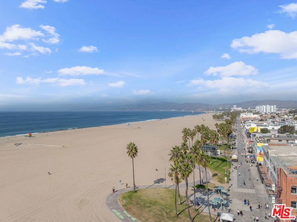 Venice, CA 90291,21 1/2 Wavecrest AVE