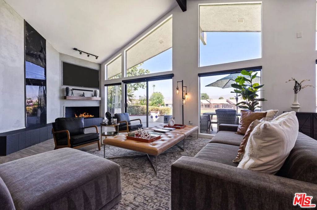 La Quinta, CA 92253,46270 Roadrunner LN