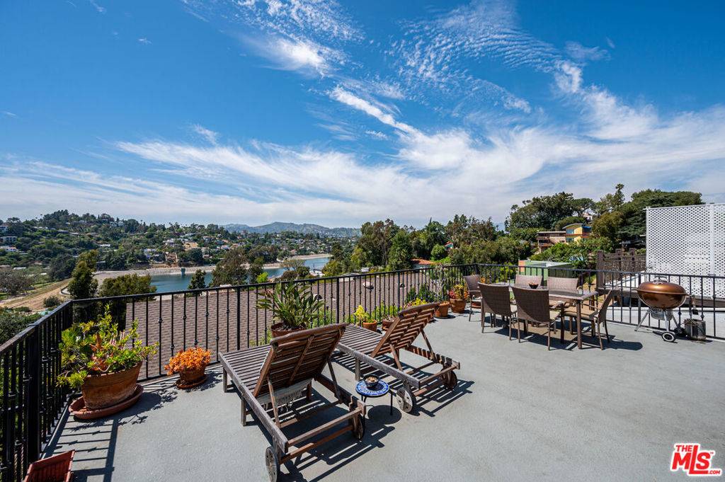 Los Angeles, CA 90039,1915 Apex AVE