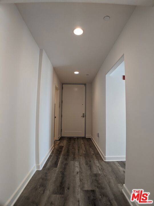 Encino, CA 91316,5143 White Oak AVE #401