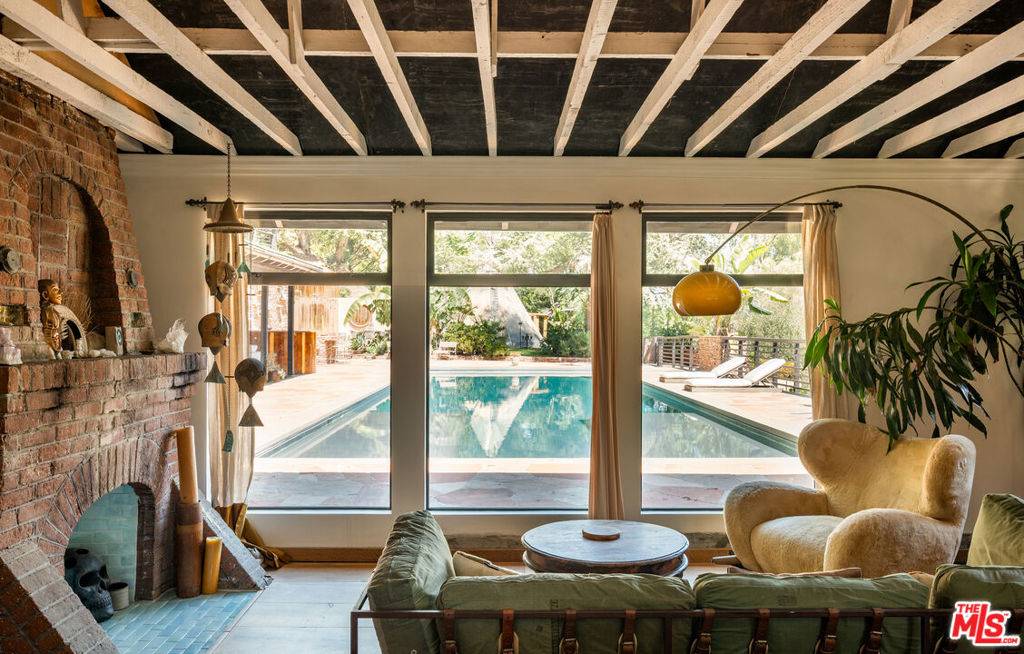 Studio City, CA 91604,3501 Laurel Canyon BLVD