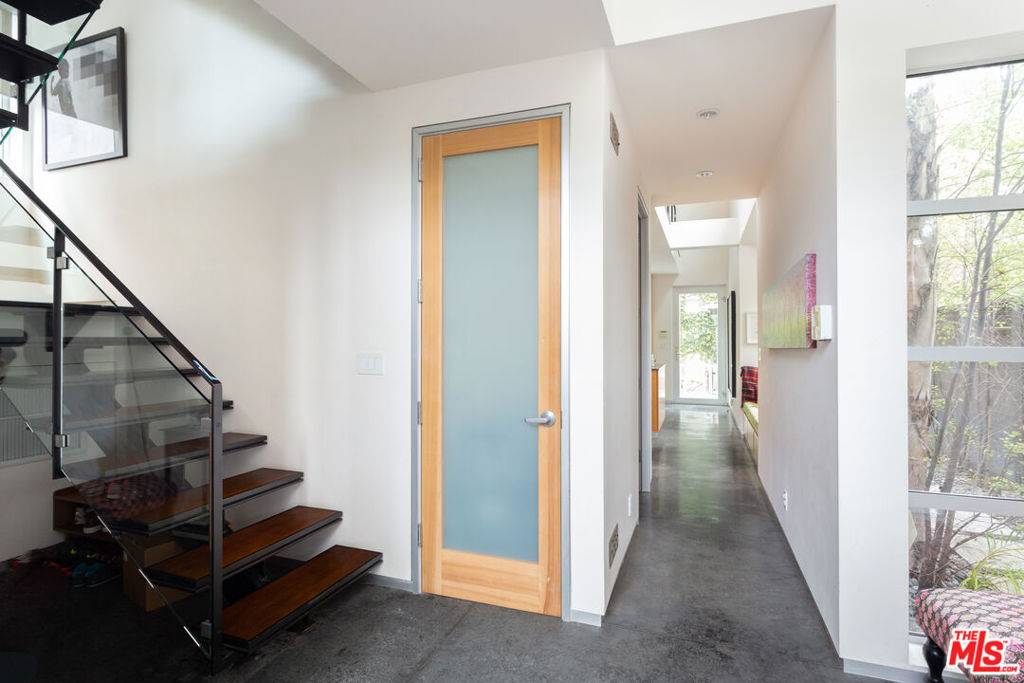 Venice, CA 90291,1917 Alberta AVE