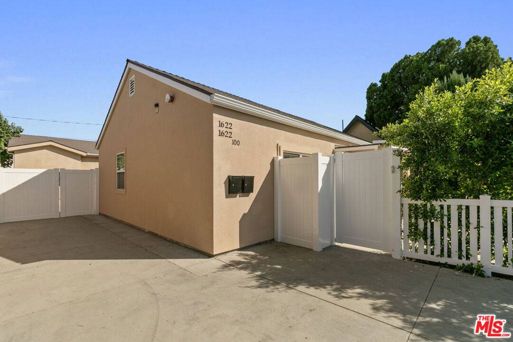 Burbank, CA 91504,1622 Keeler ST