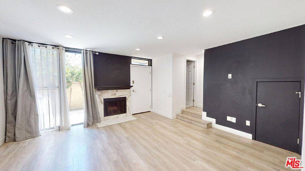 Panorama City, CA 91402,9625 Sylmar AVE #20