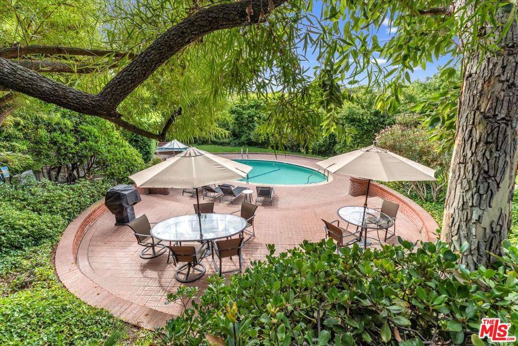 Los Angeles, CA 90049,2202 The TER