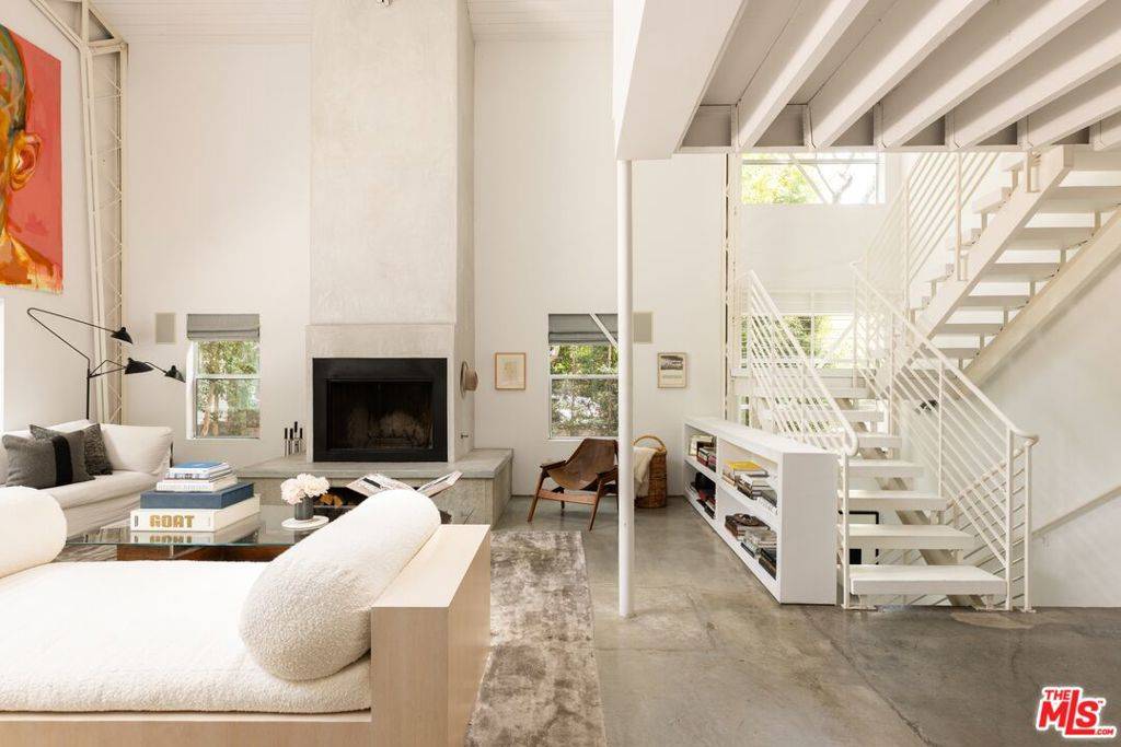 Los Angeles, CA 90066,3681 Wasatch AVE