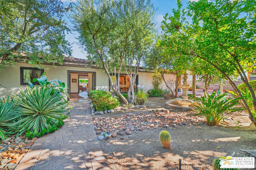 Palm Springs, CA 92264,982 E Marion WAY
