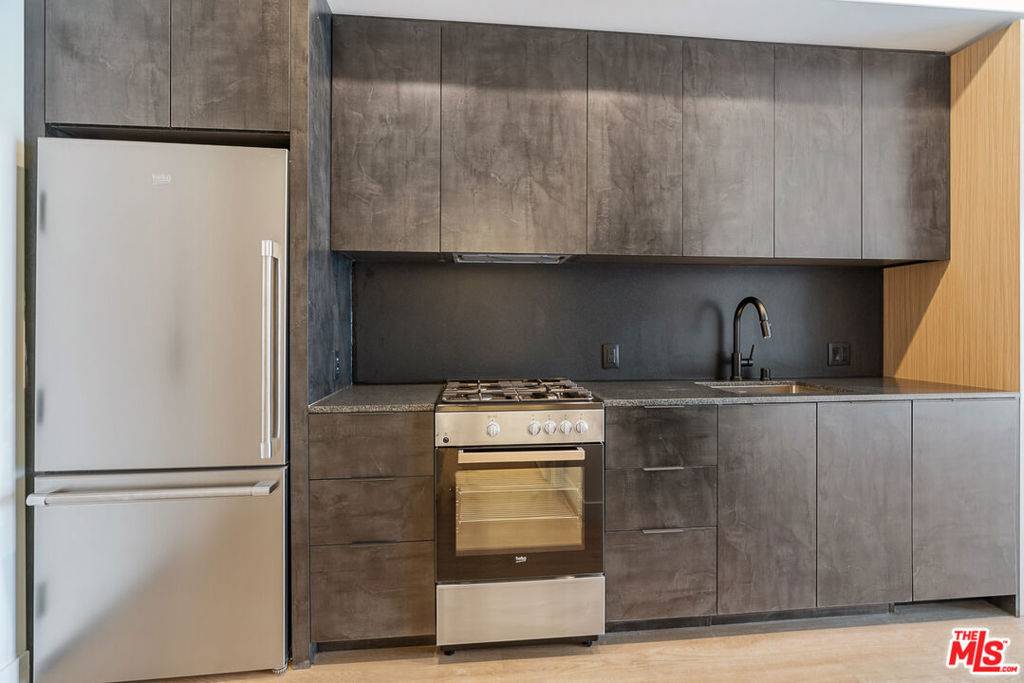 Los Angeles, CA 90034,10700 Tabor ST #503