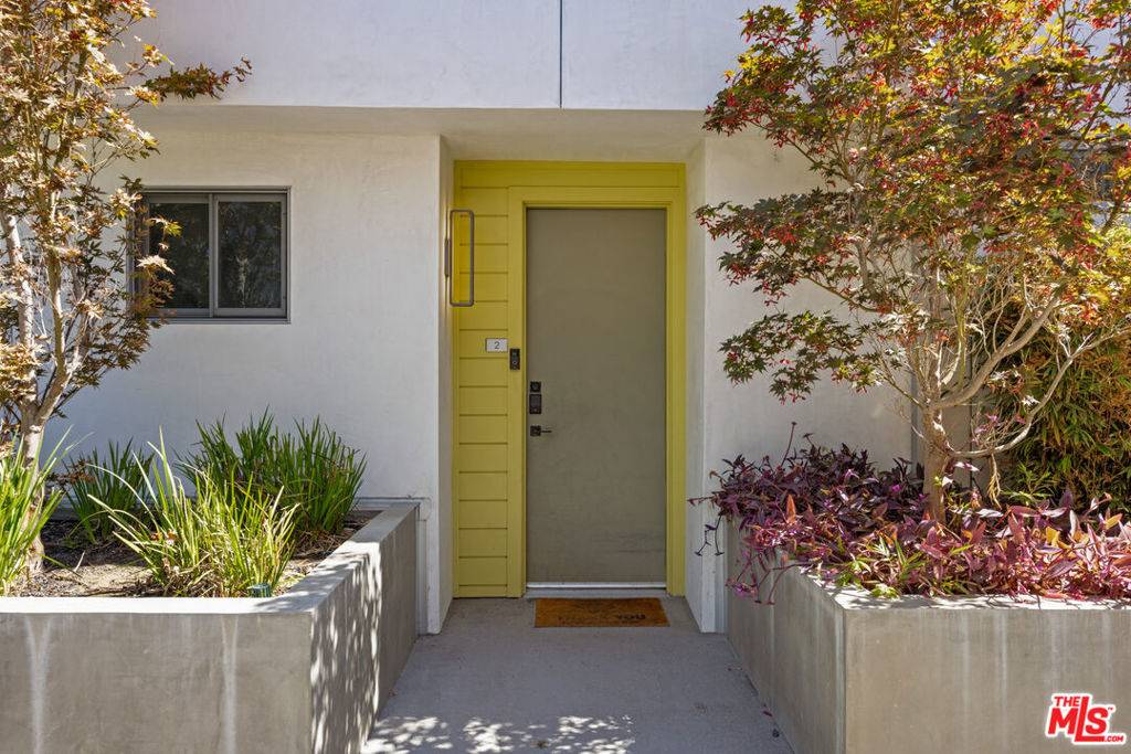 Glendale, CA 91204,532 W Elk AVE #2