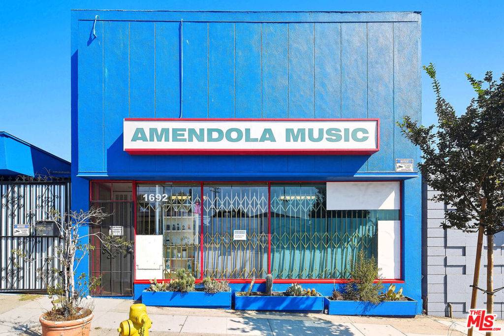 Inglewood, CA 90302,1692 Centinela AVE #A