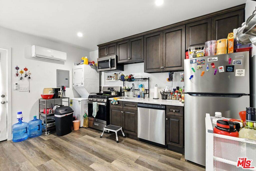 Inglewood, CA 90301,237 237 1/2 W Kelso ST #237 1/2