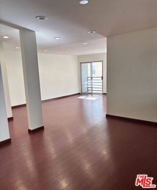 Los Angeles, CA 90049,11735 Dorothy ST #201