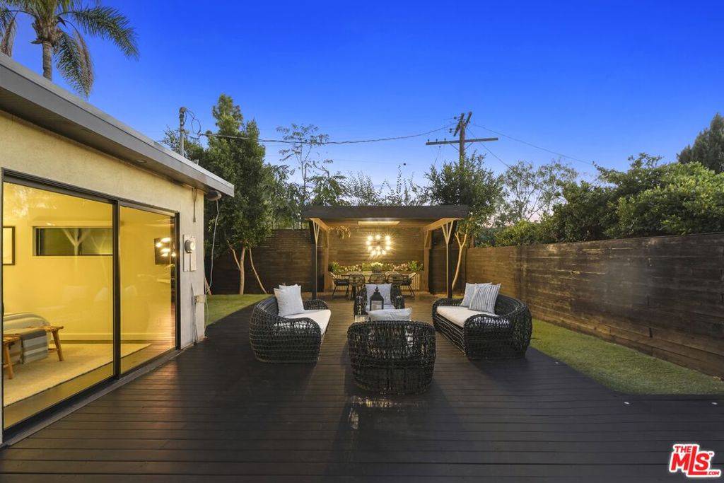 Studio City, CA 91604,3838 Buena Park DR