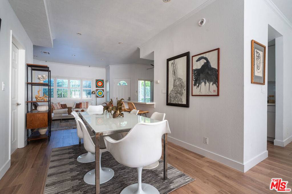 Los Angeles, CA 90027,4437 Avocado ST #101