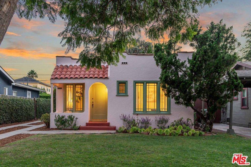 Los Angeles, CA 90039,3414 Greensward RD