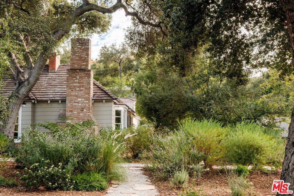 Glendale, CA 91206,2528 Sleepy Hollow DR