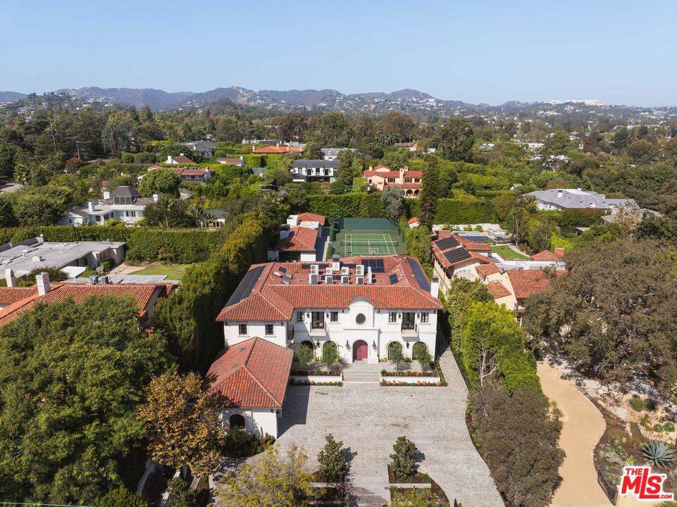 Los Angeles, CA 90049,12745 Hanover ST
