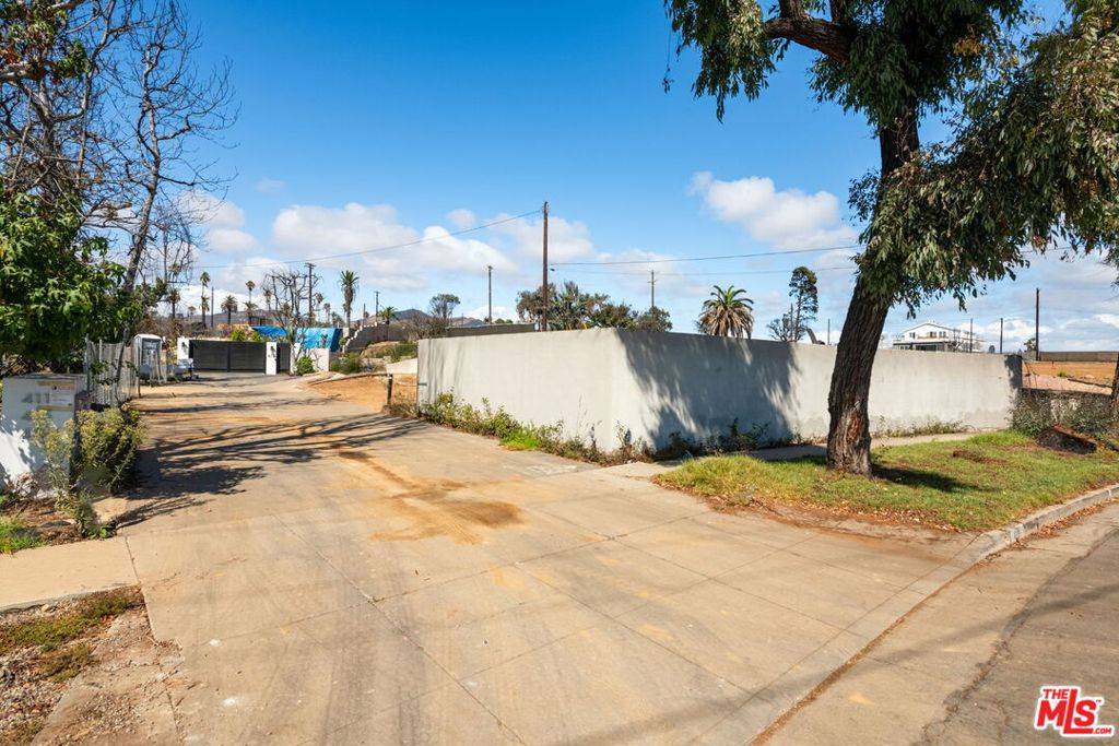 Pacific Palisades, CA 90272,419 Lombard AVE