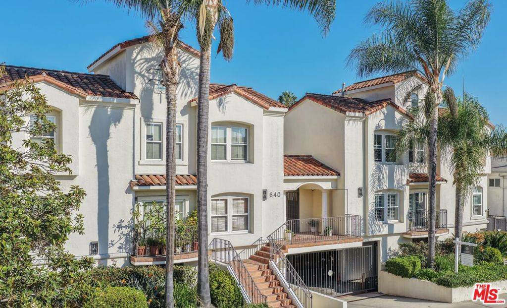 Los Angeles, CA 90048,640 N Sweetzer AVE #10